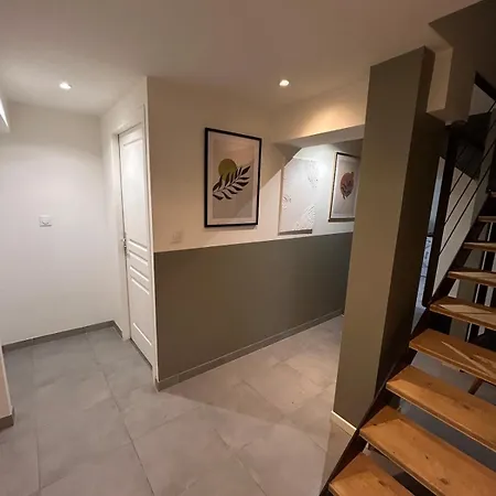 Spacious House - Garden, Netflix & Shops Ferienhaus *