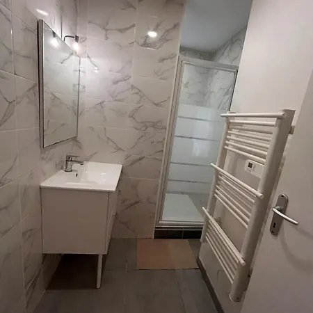 Holiday home Spacious House - Garden, Netflix & Shops Beguey