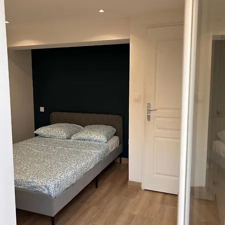 Spacious House - Garden, Netflix & Shops Beguey