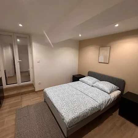 Spacious House - Garden, Netflix & Shops Ferienhaus Beguey