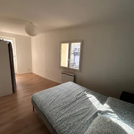 Spacious House - Garden, Netflix & Shops Beguey