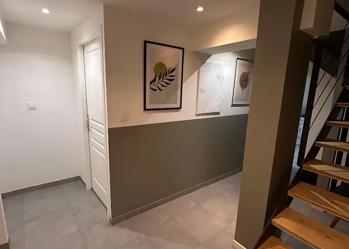 Spacious House - Garden, Netflix & Shops 펜션 *