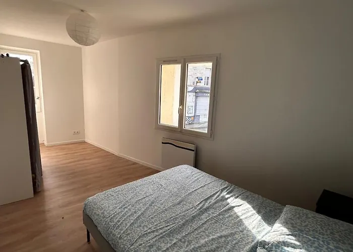 Spacious House - Garden, Netflix & Shops Beguey